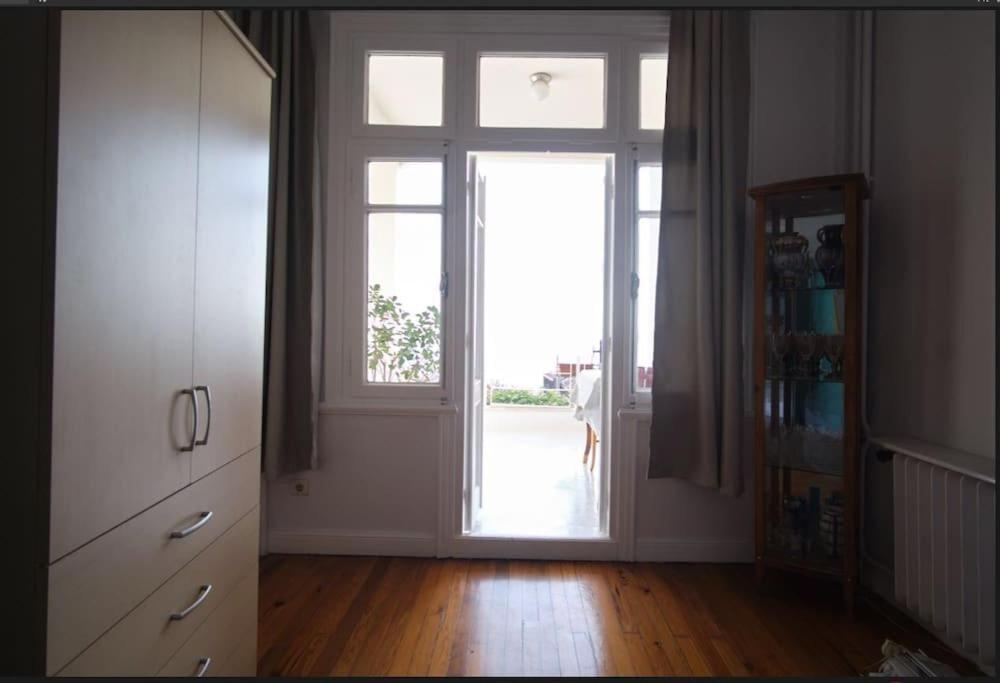An Elegant 2 Bedroom With Stunning View