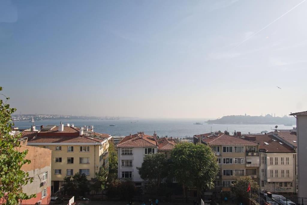 Apartment An Elegant 2 Bedroom With Stunning View *