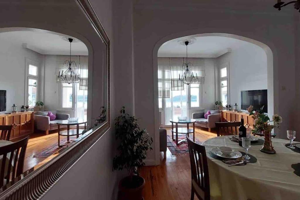 An Elegant 2 Bedroom With Stunning View *