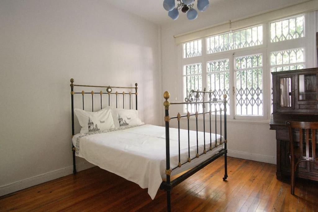 An Elegant 2 Bedroom With Stunning View Apartment *